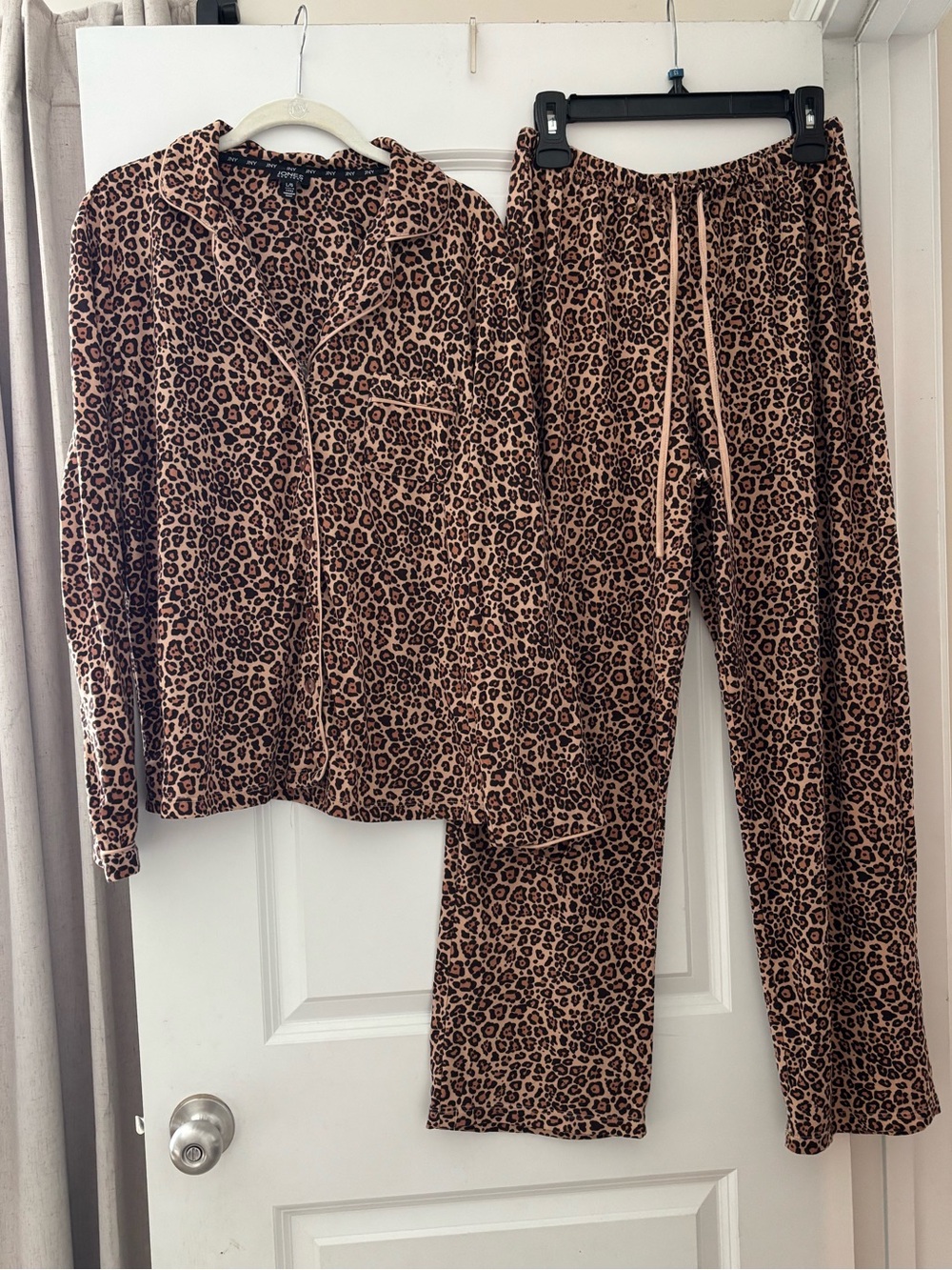 Jones New York Leopard print pajama
